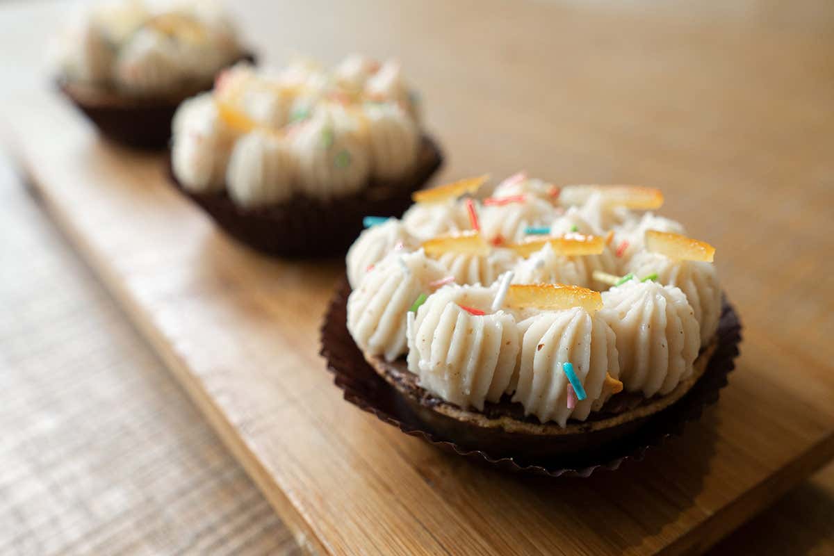 Buccellato A Milano si celebra il compleanno del gruppo Bioesserì 