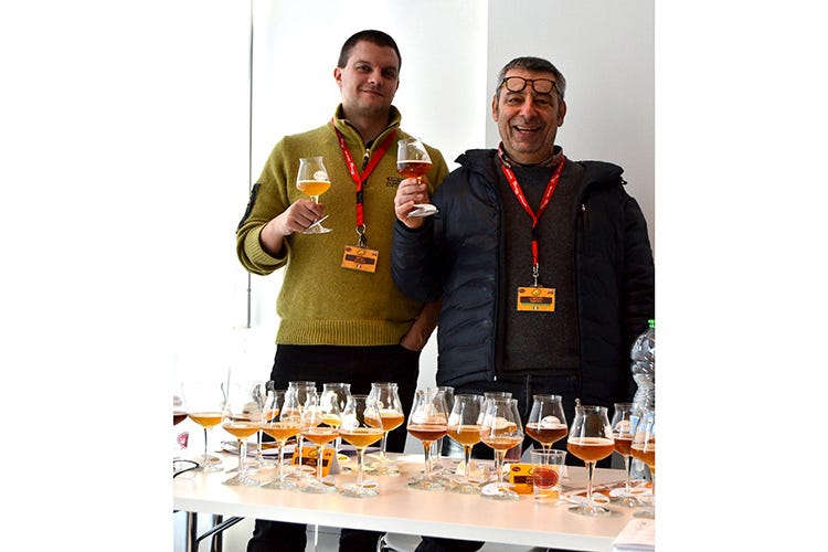 Paolo Celoria con produttori ed esperti del mondo brassicolo (La birra del Piemonte si fa sentire che sia all'estero o nel territorio)
