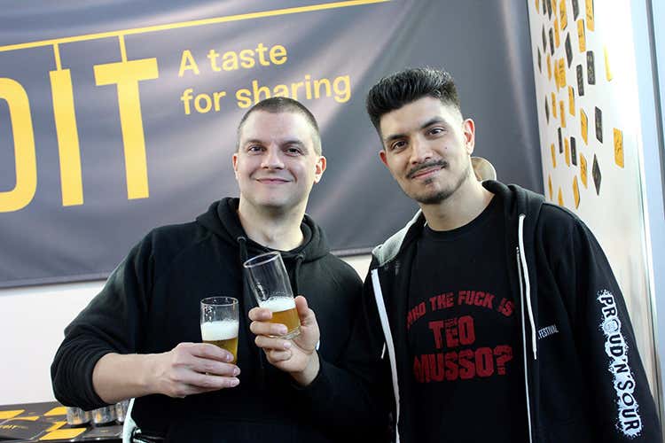 Paolo Celoria con produttori ed esperti del mondo brassicolo (La birra del Piemonte si fa sentire che sia all'estero o nel territorio)