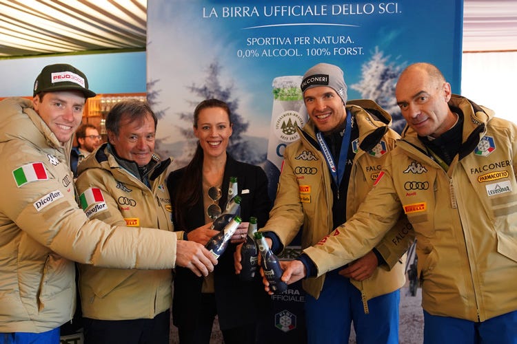 Mattia Casse, Flavio Roda, Cellina von Mannstein, Christof Innerhofer e Massimo Rinaldi (Birra Forst mette gli sci Dal 2020 vestirà gli atleti Fisi)