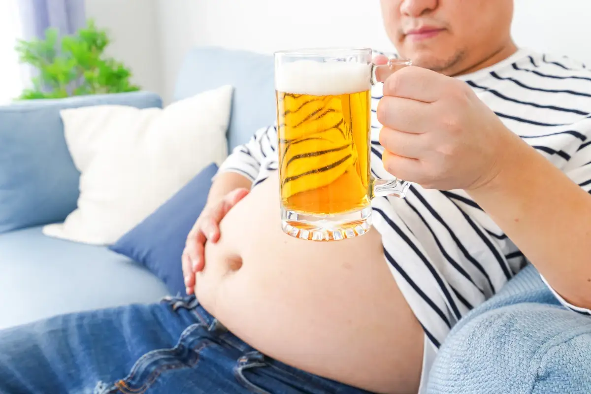 Pancia gonfia, la causa e della troppa birra?