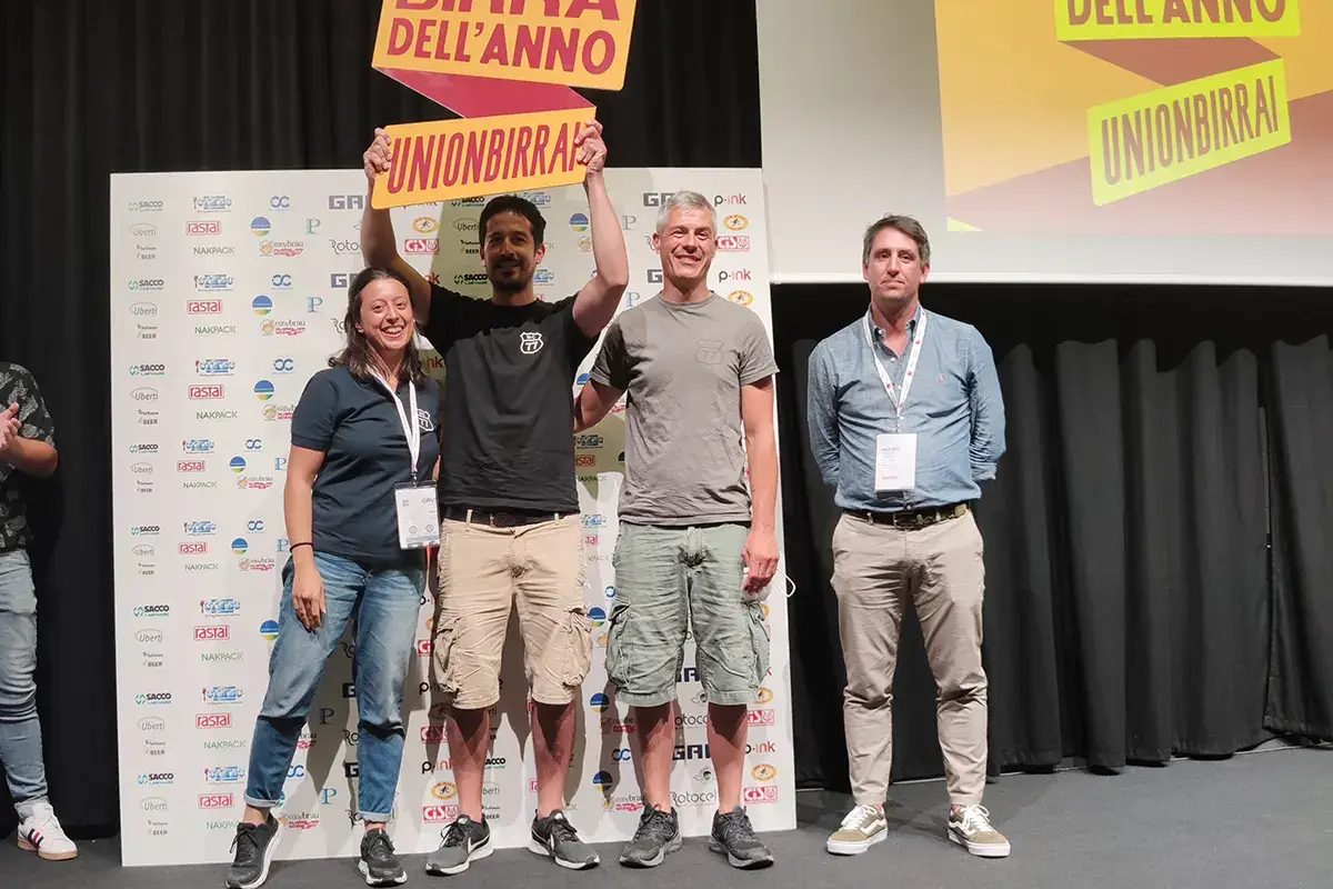 MC77 riceve il primo premio Unionbirrai, MC77 &egrave; Birrificio dell'anno 2021. La Lombardia &egrave; la regione pi&ugrave; premiata