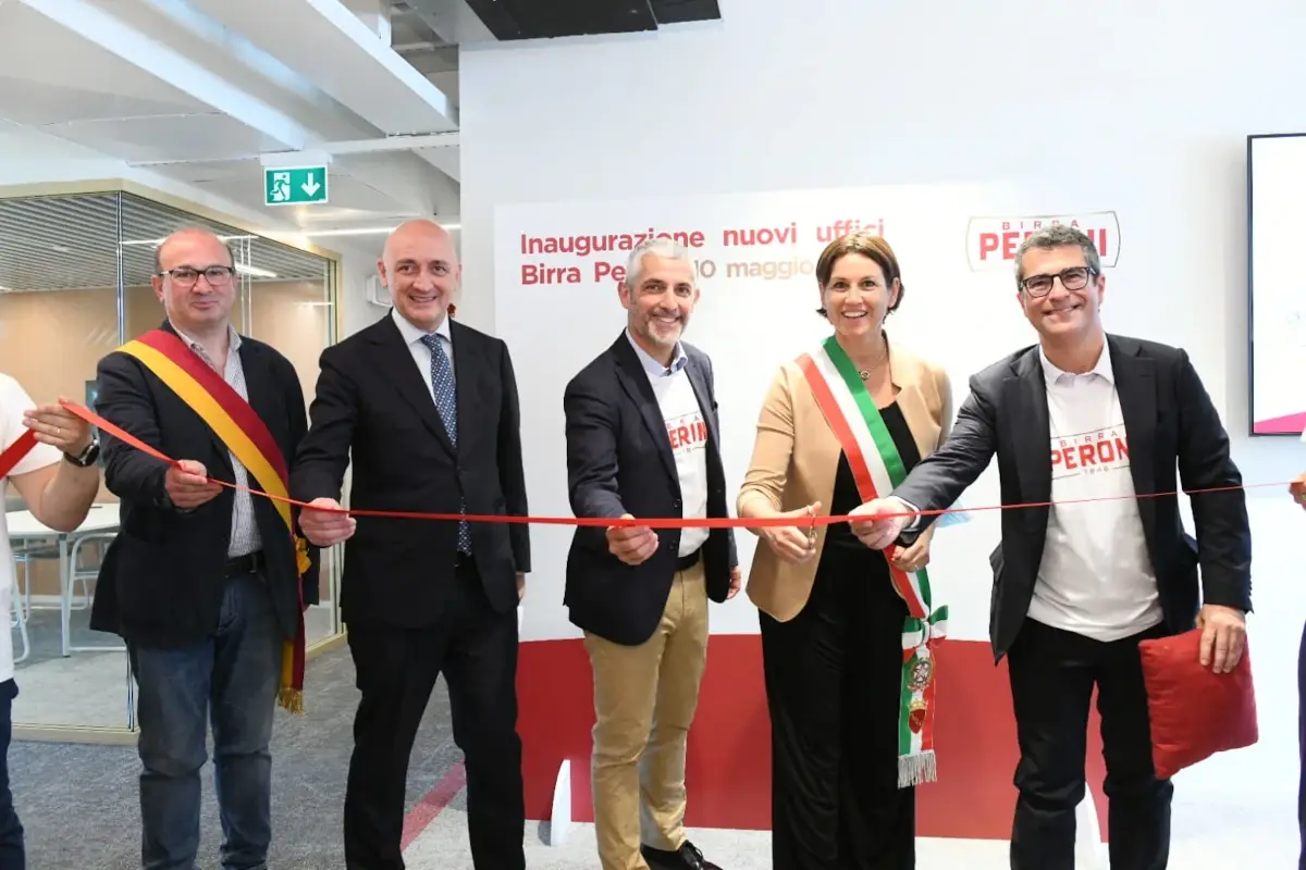 Il taglio del nastro&nbsp; Birra Peroni a Tor Sapienza: un restyling nel segno di sostenibilit&agrave; e comfort