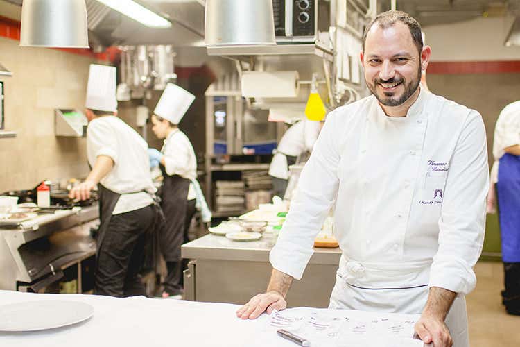 Vincenzo Candiano (Il bistellato Vincenzo Candiano ospite d'onore a Fish & Pasta) Vincenzo Candiano (Il bistellato Vincenzo Candiano ospite d'onore a Fish & Pasta)