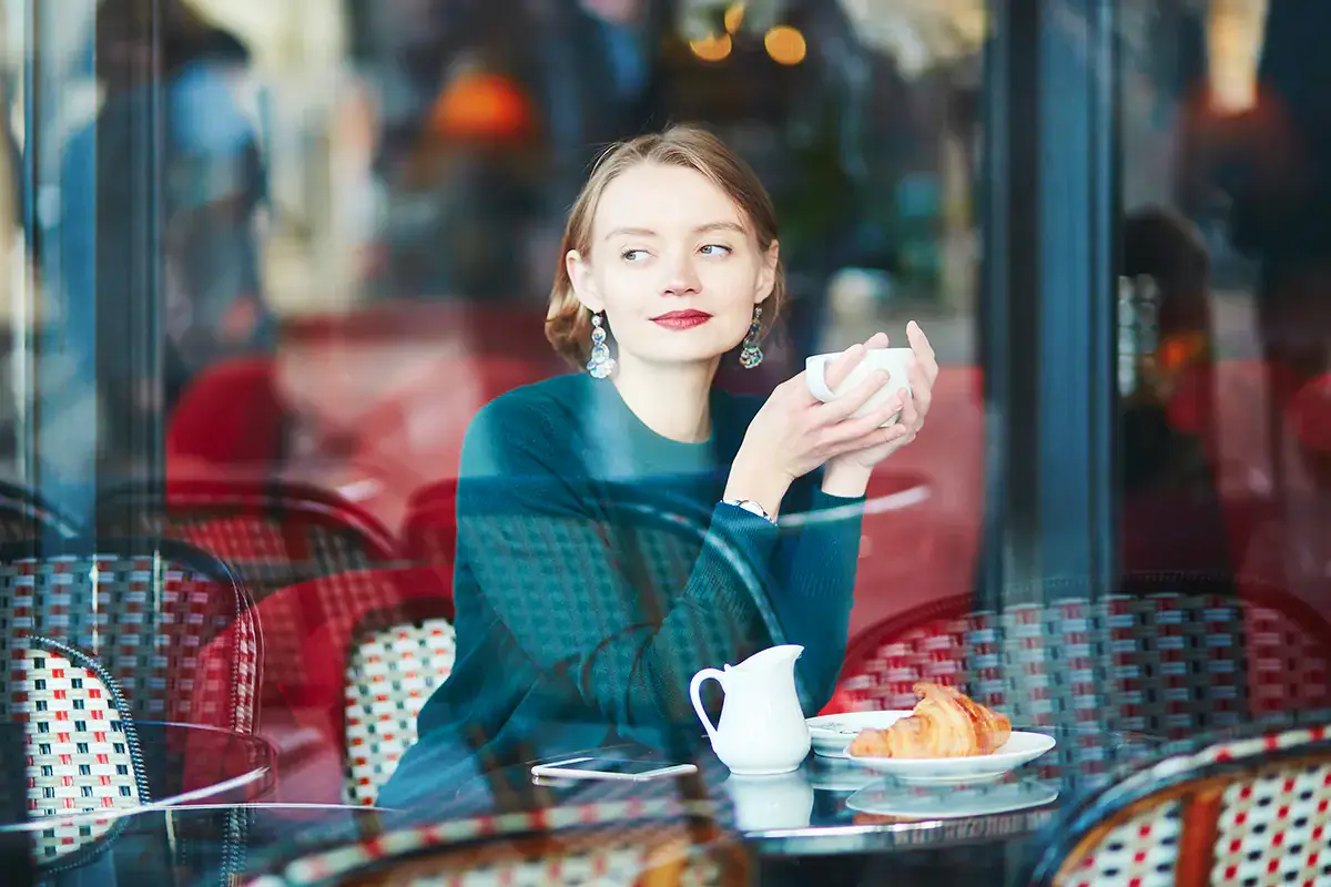 In Francia da agosto, dopo una legge ad hoc, servir&agrave; il green pass per accedere al ristorante Green pass per il ristorante? Italia pronta a copiare il modello francese