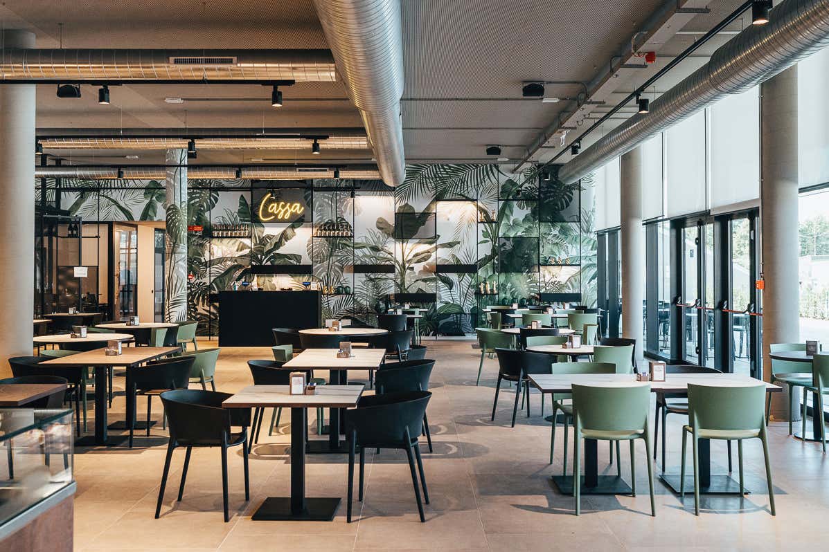 Interni del Bistrot al The Village Bistrot by Area Kitchen, formula anni ‘80all’interno del “Village” di Sesto San Giovanni Interni del Bistrot al The Village Bistrot by Area Kitchen, formula anni ‘80all’interno del “Village” di Sesto San Giovanni