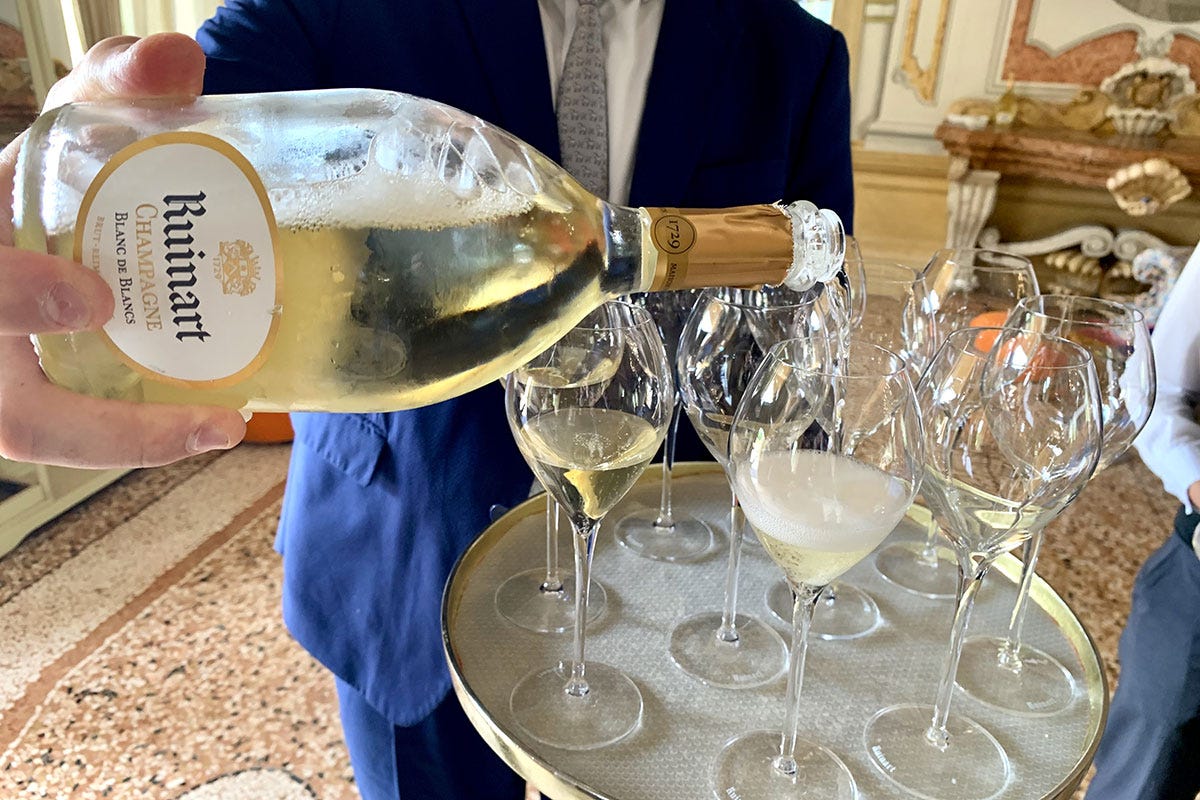 Champagne Maison Ruinart: un viaggio tra arte, sapori e sostenibilità 