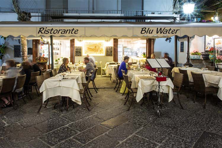 Blu Water Restaurant a Sorrento Accoglienza e ottima cucina di mare Blu Water Restaurant a Sorrento Accoglienza e ottima cucina di mare