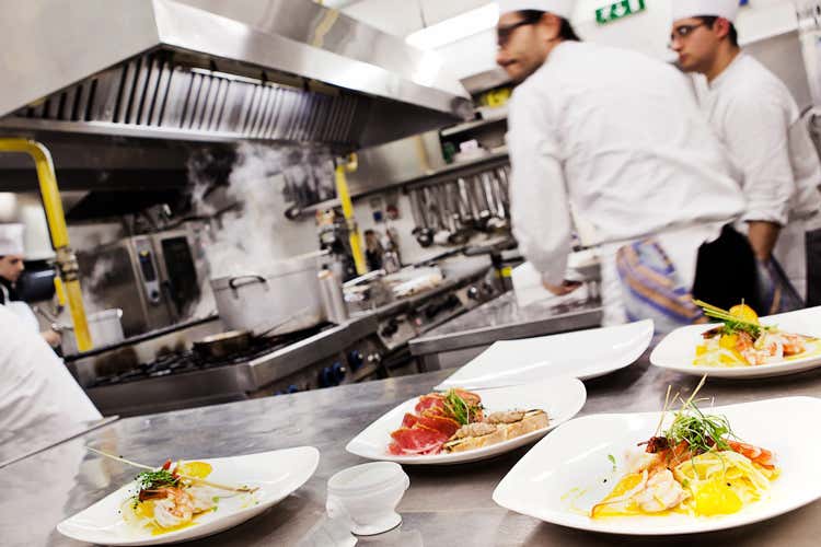 le cucine del Blue Note Milano (Blue Note, al tempio del jazzvince il binomio musica-cucina)