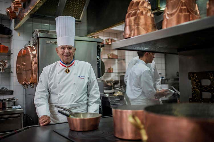 Paul Bocuse (Tolta la terza stella Michelin al ristorante francese di Bocuse)