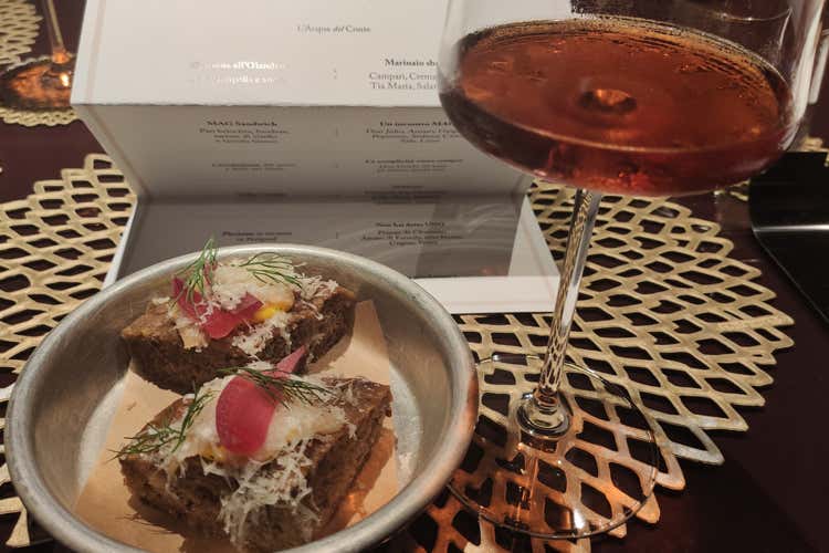 Sfincione olandese abbinato a Marinaio sbagliato (Eugenio Boer e Flavio Angiolillo Un incontro tra cibo e mixology)