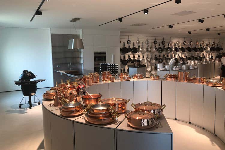 Lo showroom di Pentole Agnelli (Ristorante e showroom Inaugurato Bolle di Pentole Agnelli)