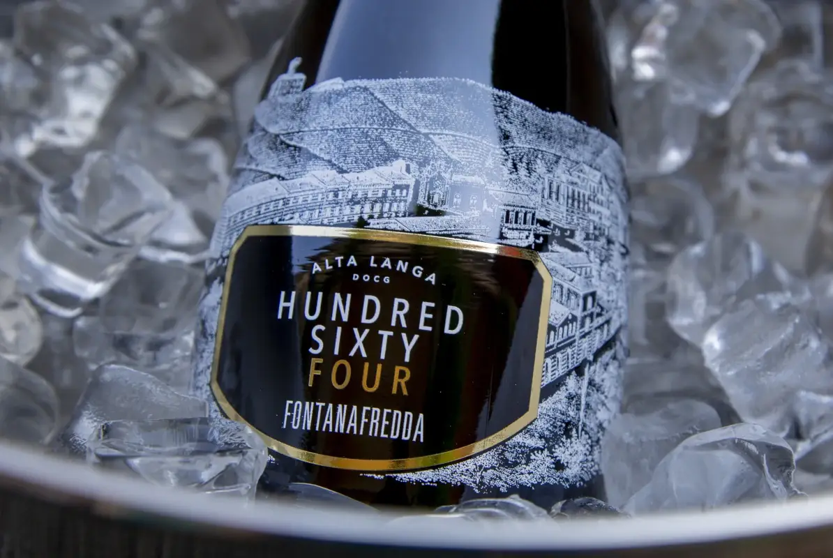 L'etichetta celebrativa Alta Langa Docg Hundred Sixty-four 2012: aperitivo che sa di storia