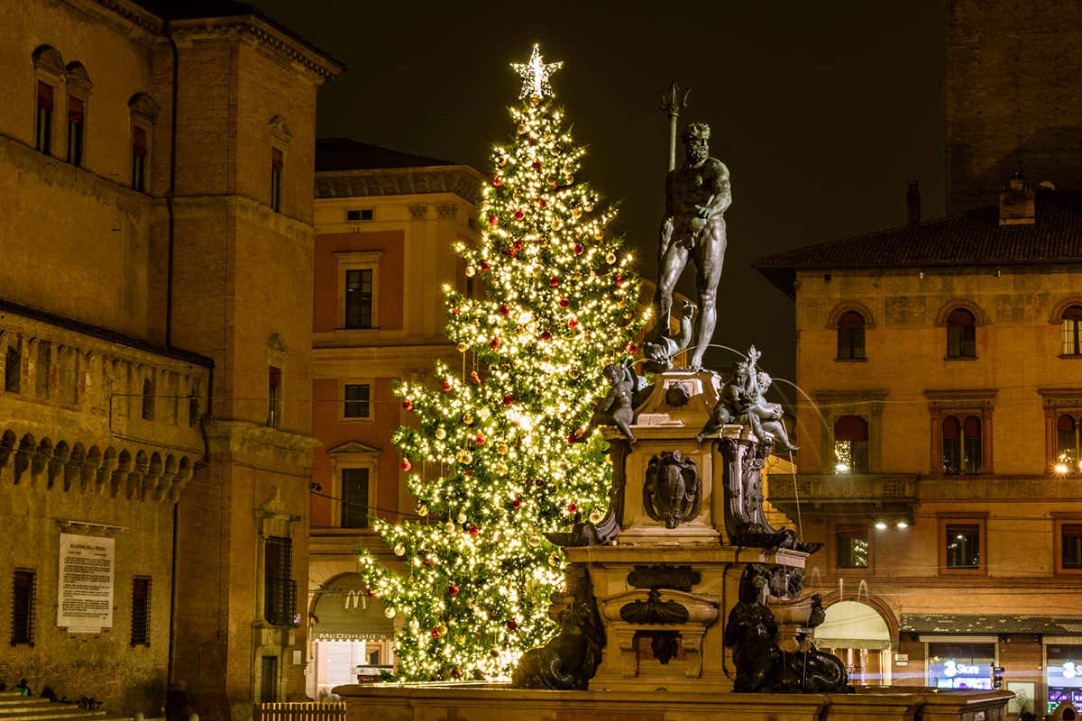 Bologna: la Fiera di Santa Lucia e la magia natalizia dei mercatini di Natale