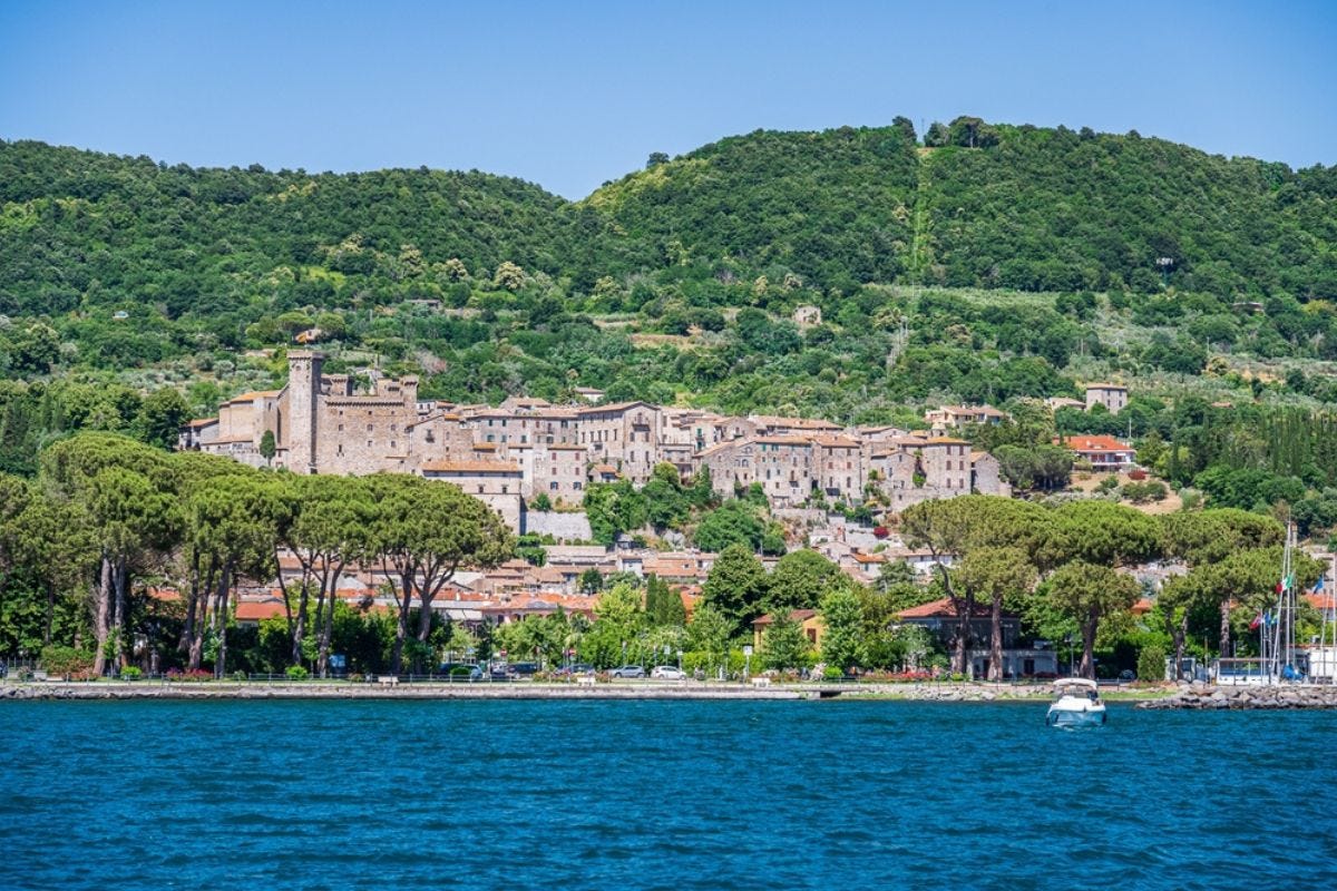 Forbes premia Bolsena tra le piccole città più belle d'Europa: è l'unica italiana