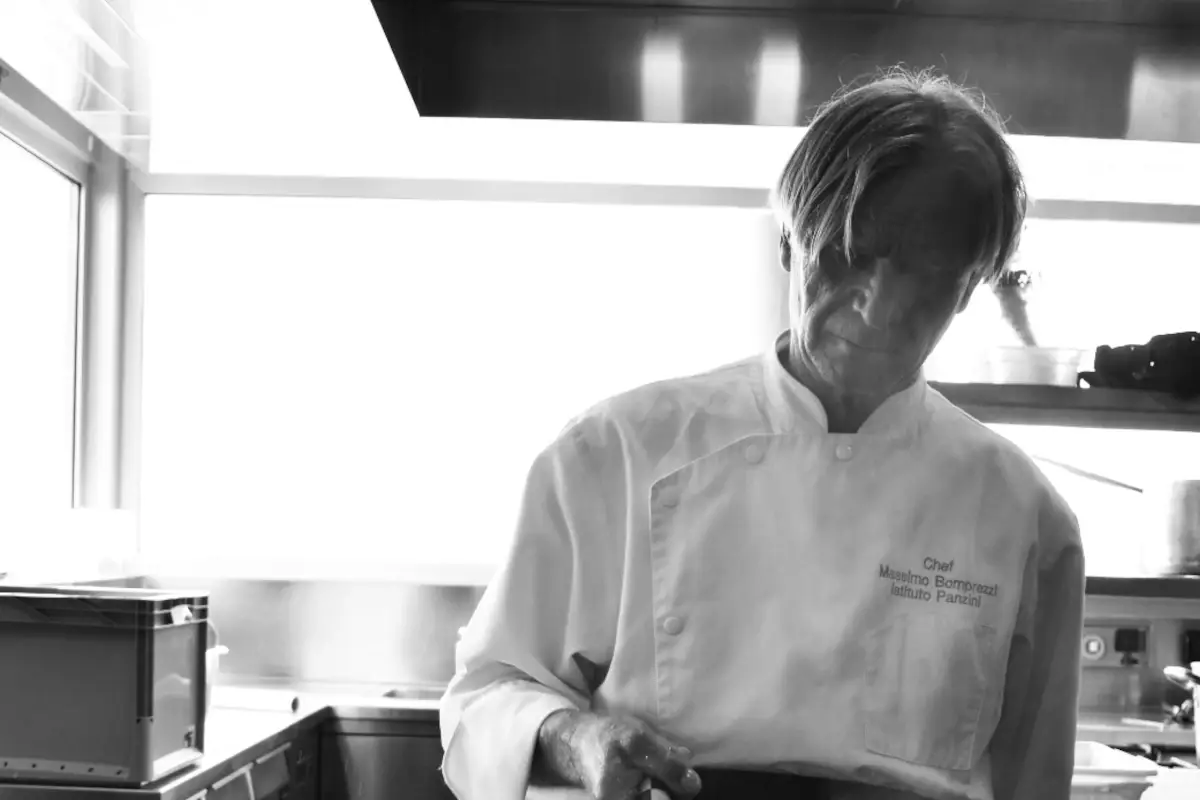 Lo chef Max Bomprezzi Massimo Bomprezzi &egrave; lo chef creativo e sperimentatarore dell'Accademia del Tartufo nel Mondo