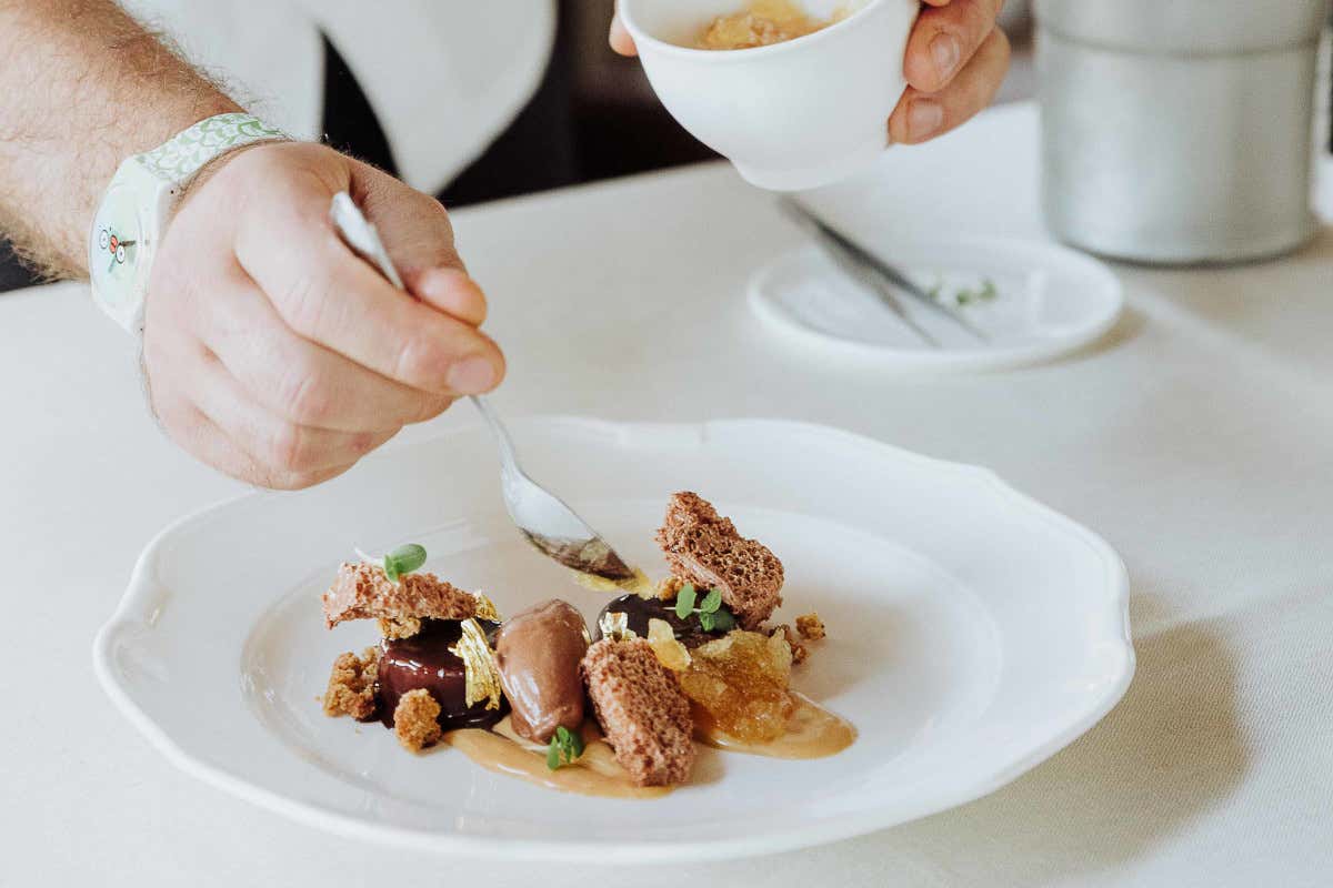 Il bonet La nuova cucina domestica di Graziano Cacciopoli si gusta con il cucchiaio Il bonet La nuova cucina domestica di Graziano Cacciopoli si gusta con il cucchiaio