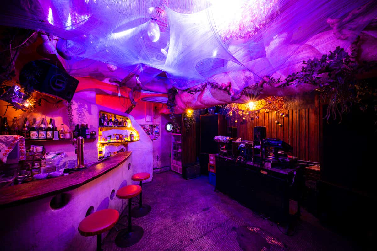 Listening bar: dal Giappone con furore, tra musica e cocktail di qualità Listening bar: dal Giappone con furore, tra musica e cocktail di qualità