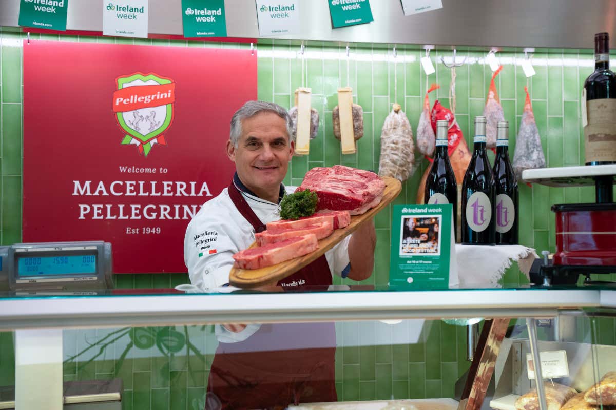 Giorgio Pellegrini, titolare della Macelleria Pellegrini, promuove la carne irlandese Grass Fed