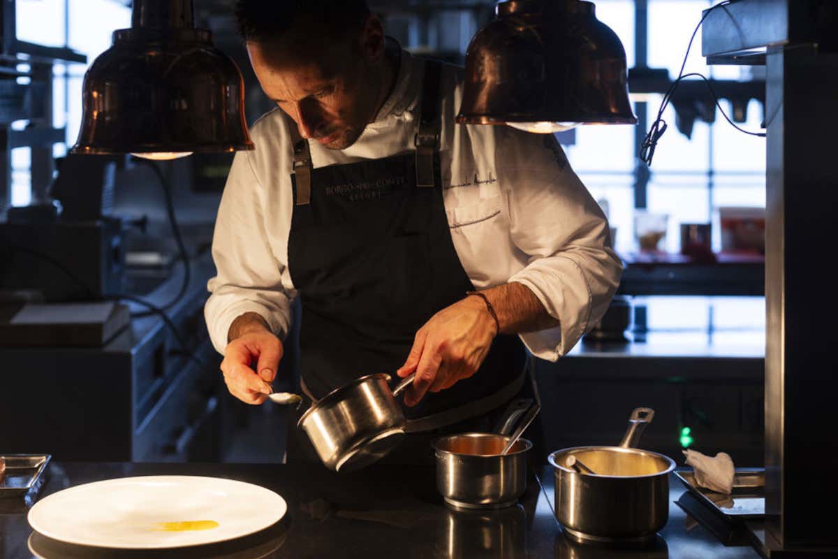 Lo chef Emanuele Mazzella