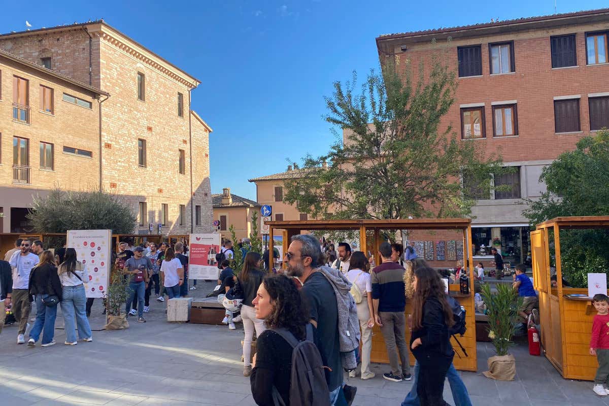 Alcuni momenti di una delle tappe di Borgo di Vino in Tour 