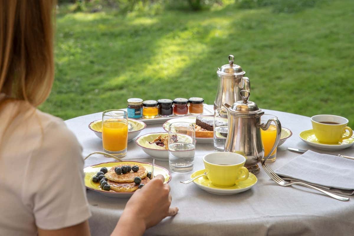Nella colazione di Borgo San Felice anche il miele delle arnie Miele: un tour in Italia e nel mondo alla scoperta dell'apicoltura