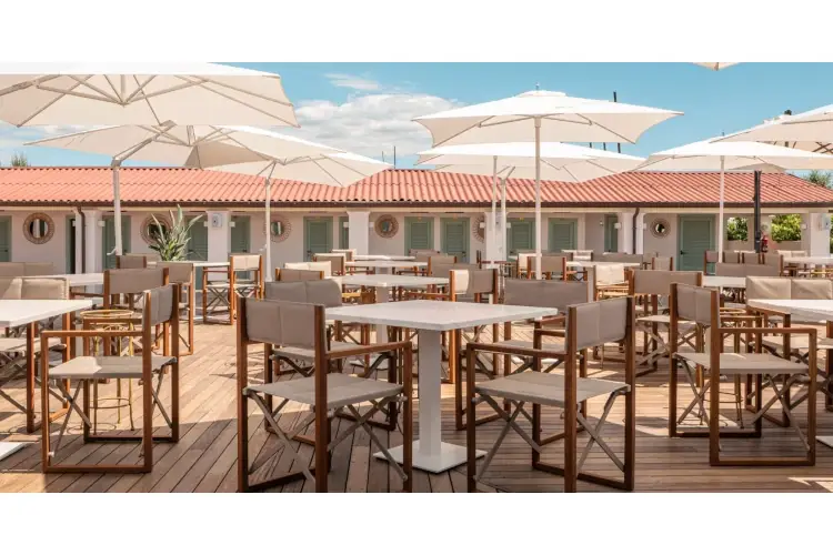 Dai capelli ai ristoranti: Borsalino apre il suo primo beach club