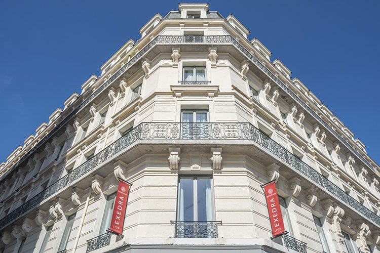 La facciata dell'hotel (Boscolo Lyon Ristrutturazione a 5 stelle)