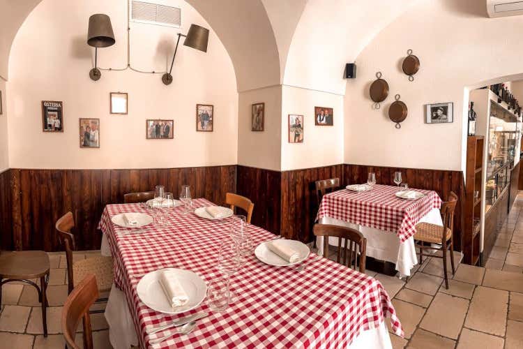 La sala del ristorante Botteghe Antiche di Putignano (Ba)