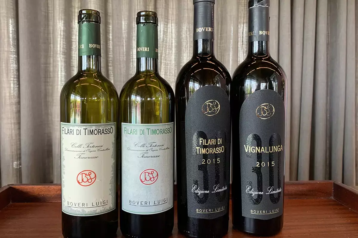 Le nottiglie di Luigi Boveri presentate a Milano. A destra le due edizioni limitate 2015 Agricola Luigi Boveri: 30 vendemmie in edizione limitata