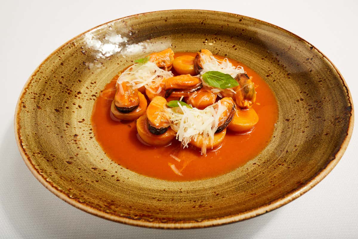 I bottoni con Ragusano  Il Moro festeggia i quindici anni con un restyling di design e gusto