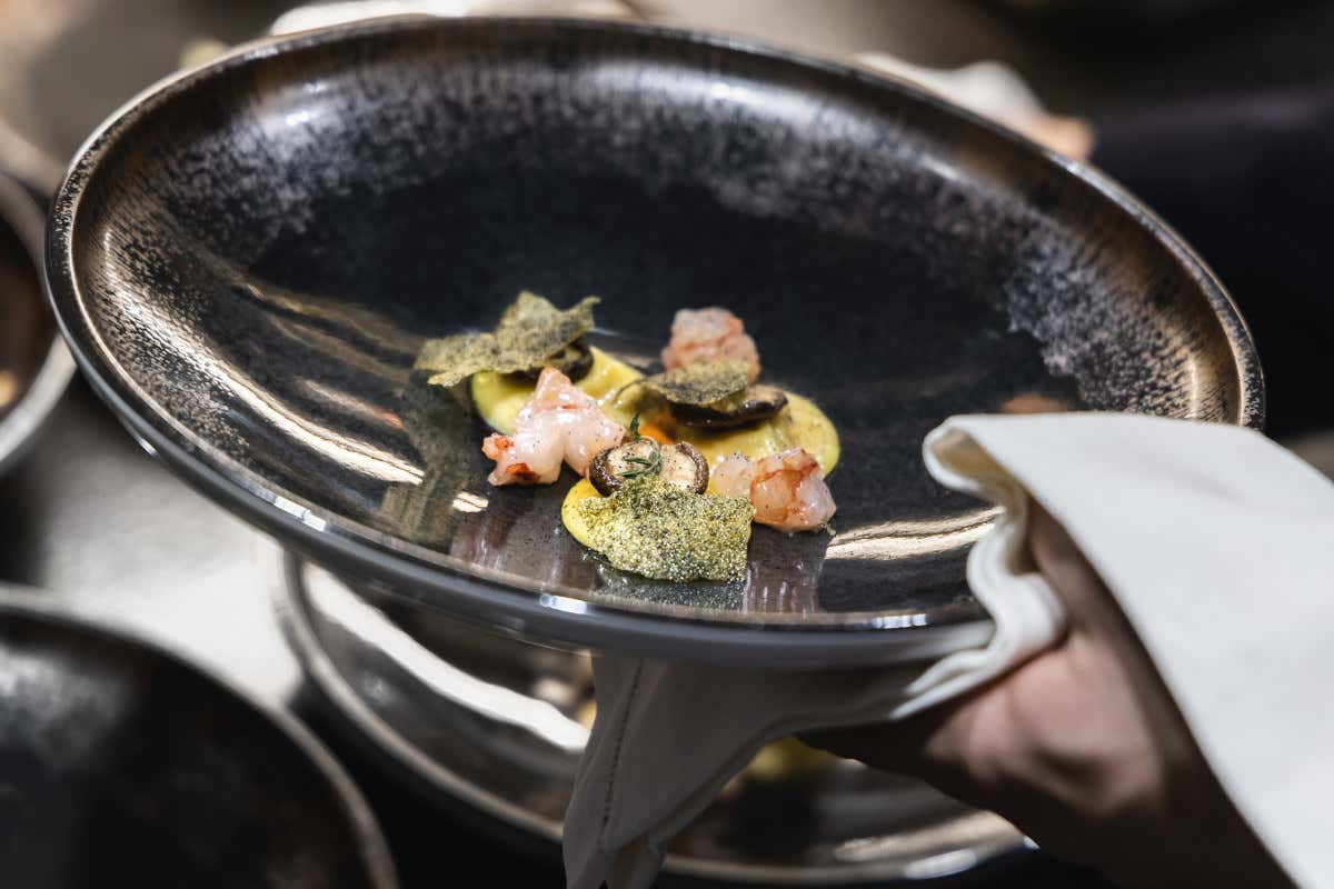 Bottoni di gamberi rossi con fungo shiitake Manna Resort una cena a quattro mani dalla Puglia alle Dolomiti