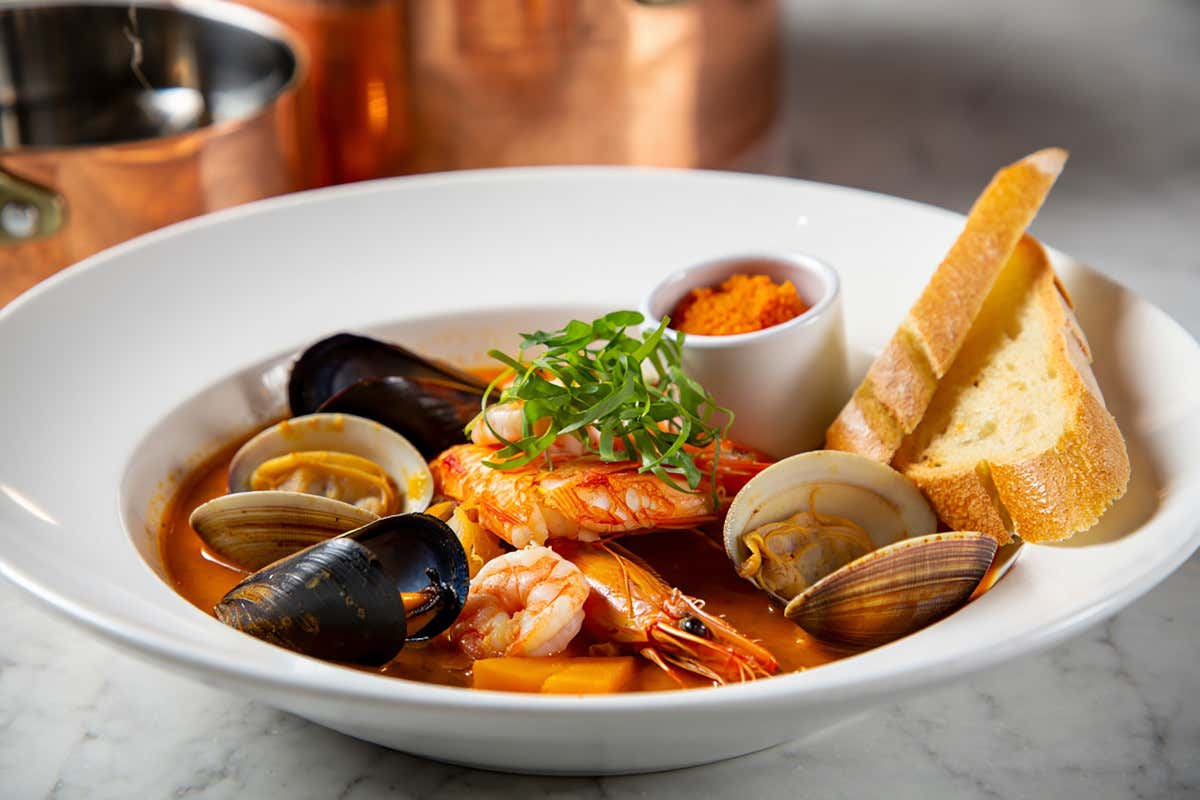 Tra i migliori chef al mondo nel cucinare la bouillabaisse c’è anche un italiano