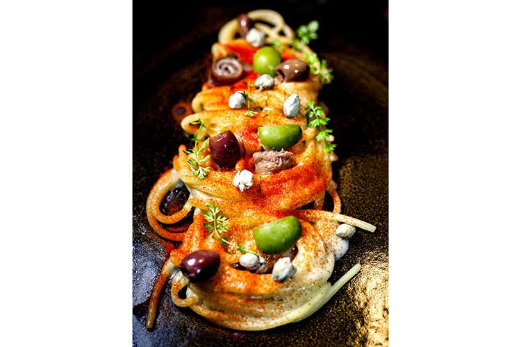 (Il bravo Alfonso Porpora ai fornelli per il pranzo da PastaBar Leonessa)