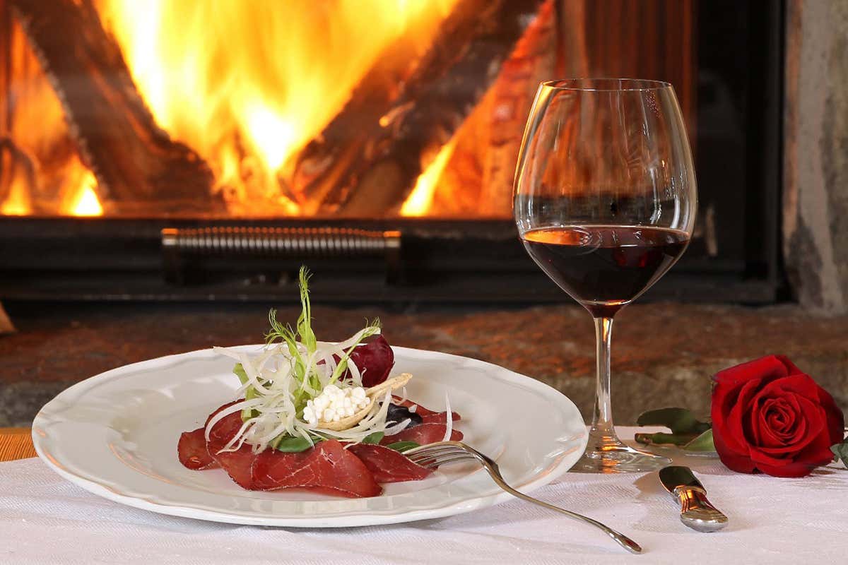Cena romantica con sapori tipici Bormio per gli innamorati: a ciascuno il suo San Valentino