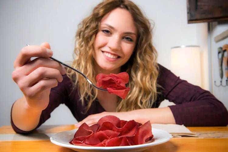 La bresaola aiuta a mantenere in salute la mente - Affaticamento da smart working La bresaola aiuta a riprendere forza