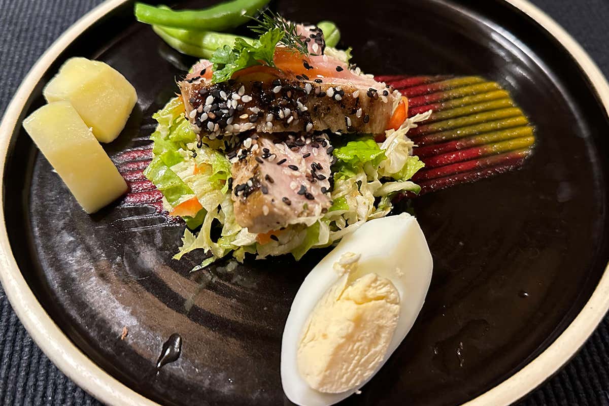 Il mare nel piatto. Freschissimo tonno della baia scottato a tataki