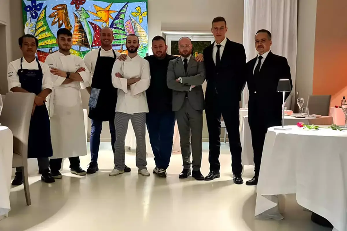 Le brigate di cucina e sala del Massimo Carleo Restaurant La cucina di Massimo Carleo: armonia ed emozioni