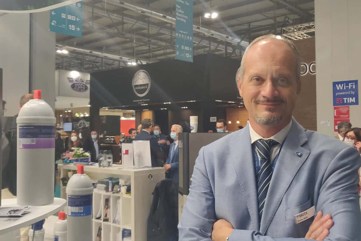 Enrico Metti Brita, l'acqua non è soltanto... acqua Enrico Metti Brita, l'acqua non è soltanto... acqua