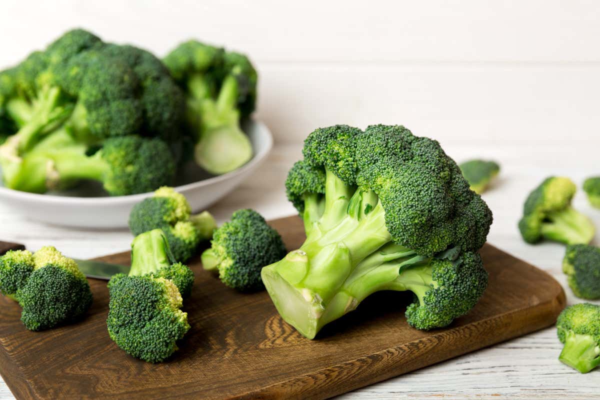 Dentro i broccoli: storia, valori nutrizionali, benefici e usi in cucina Dentro i broccoli: storia, valori nutrizionali, benefici e usi in cucina