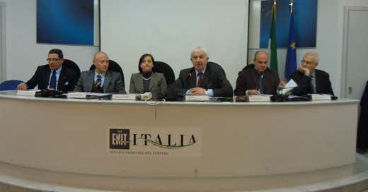 Da sinistra Vincenzo Peparello, Luigi Maria Buzzi, Ersilia Maffeo, Ferindo Palombella, Andrea Danti, Nicola Ucci Da sinistra Vincenzo Peparello, Luigi Maria Buzzi, Ersilia Maffeo, Ferindo Palombella, Andrea Danti, Nicola Ucci