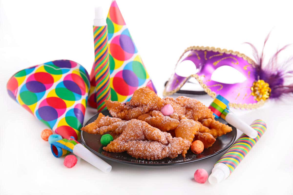 I bugnes Dolci tradizioni di Carnevale. Da nord a sud regna il fritto