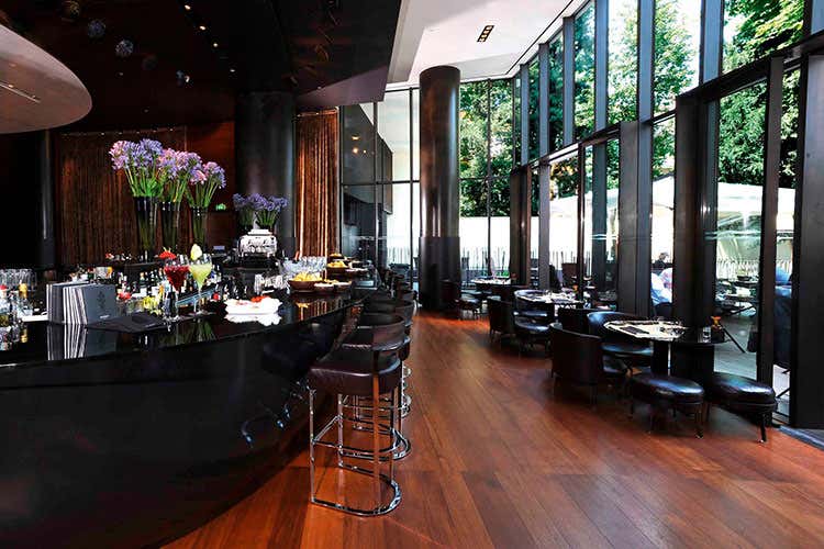 Il bar del Bulgari Hotel Milano(Symposia Mixology Event Due serate al Bulgari Hotel Milano)