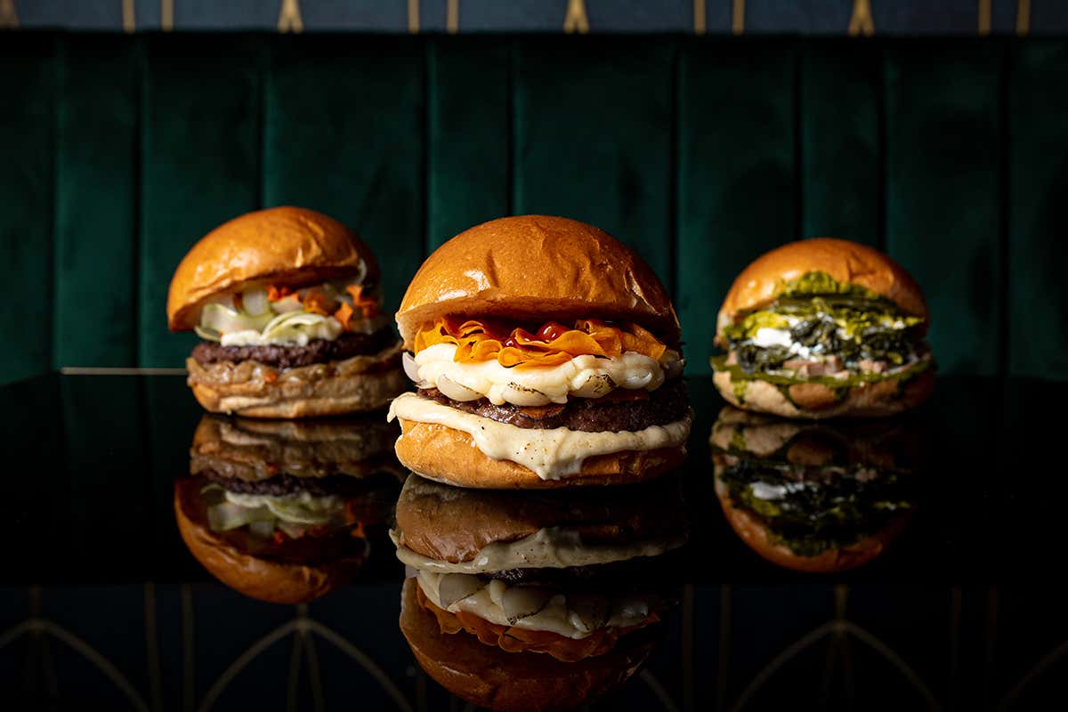 I celebri bun Bros And Bun ai piedi del Vesuvio: l’habitat ideale per carnivori gourmand