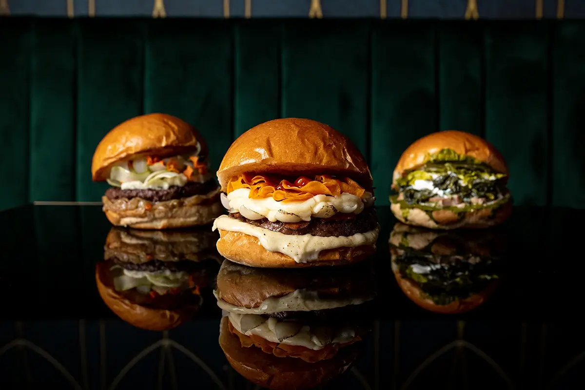 I celebri bun Bros And Bun ai piedi del Vesuvio: l’habitat ideale per carnivori gourmand