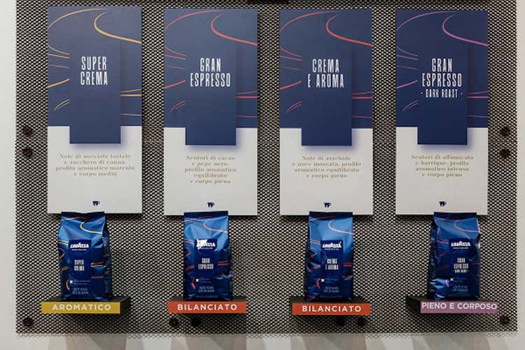 (Un buon caffè, anche al ristorante Lavazza rinnova la gamma Blue) (Un buon caffè, anche al ristorante Lavazza rinnova la gamma Blue)