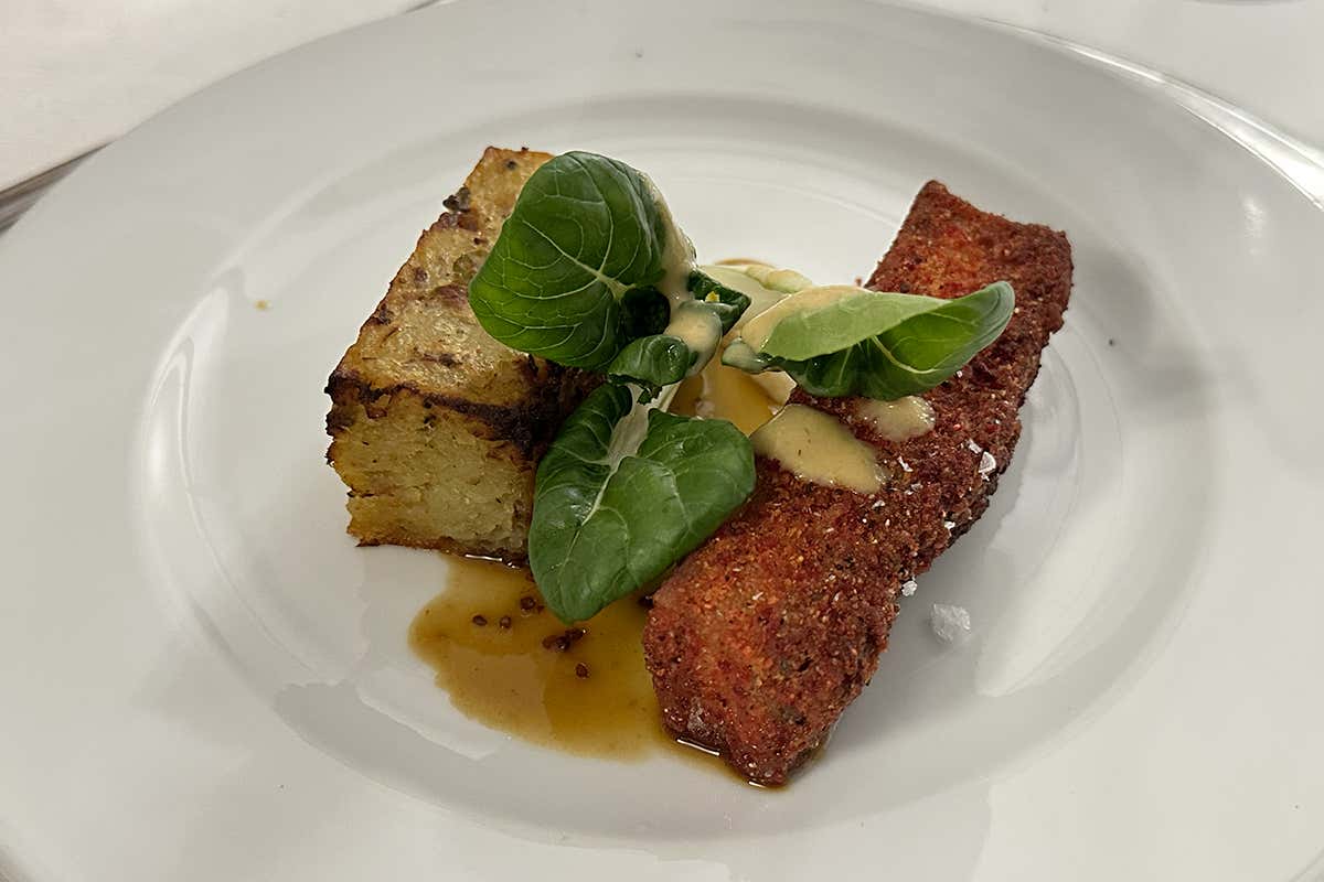 Pancia di maialino nero delle Alpi cotta a bassa temperatura dello chef Luca Galli del Ristorante La Posa di Livigno (So)