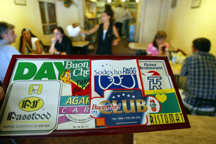 Il valore dell'appalto si aggira intorno al miliardo di euro (Buoni pasto, Consip apre la gara Fipe: No a commissioni scriteriate)