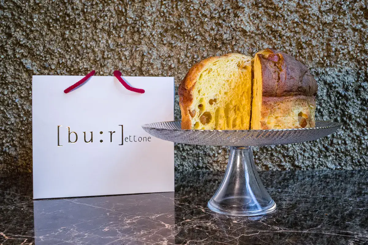 Il [Bu:r]ettone nato dalla collaborazione fra Eugenio Boer e Jean Marc Vezzoli Il panettone a 4 mani di Bu:r scalda il Natale