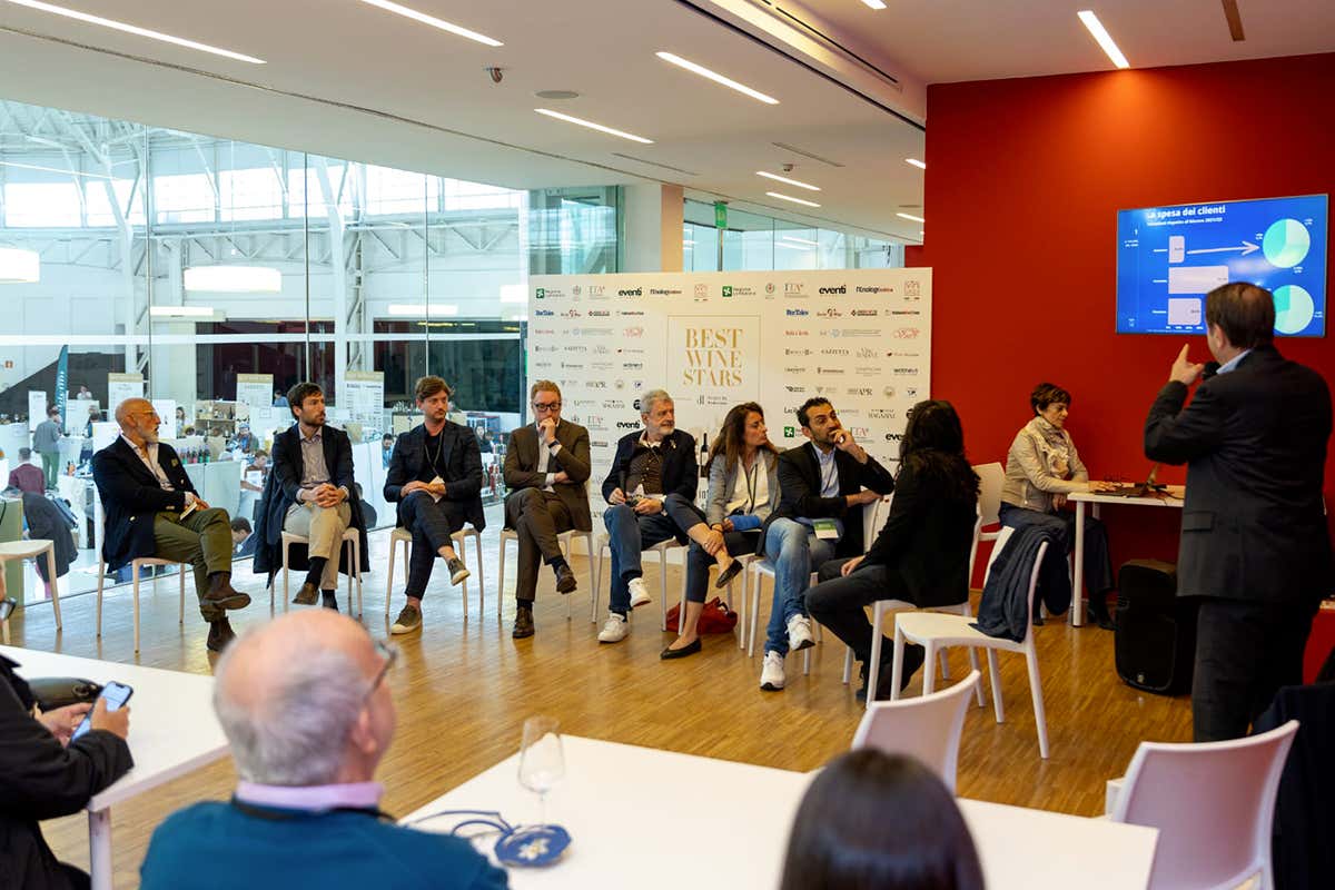 Un momento del talk “Vino al ristorante: opportunità per tutti o pratica per il cassetto?”, organizzato da Italia a Tavola durante Best Wine Stars 2026